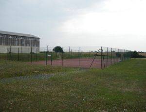 Le terrain de tennis du complexe sportif de La Mothe Saint-Hray